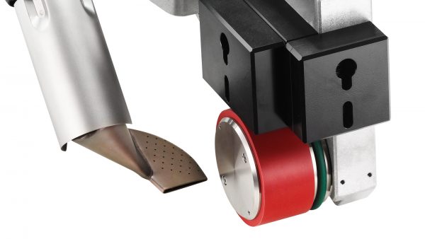 Leister UNIROOF AT detalhe terminal de solda