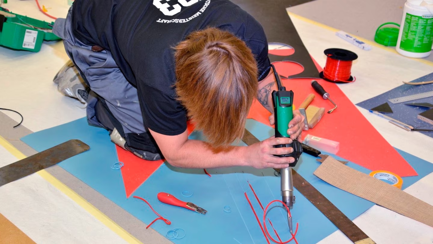 Leister TRIAC brilha em campeonatos de instalação de pisos