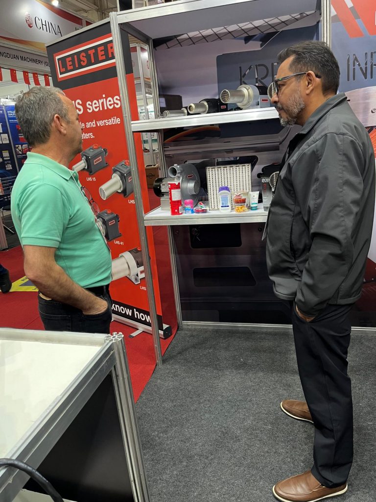 Demonstração de Sopradores de Ar no Estande ABC Tecnologias na INDUSPAR 2025