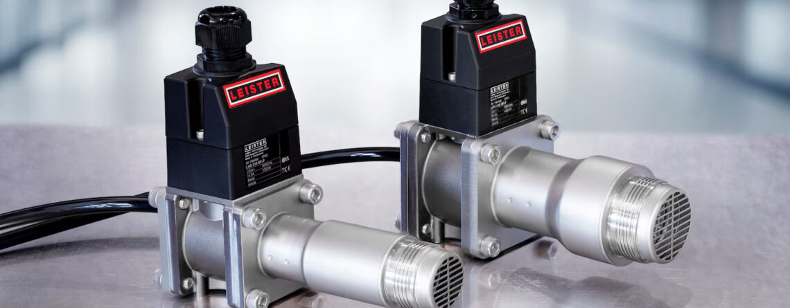 Aquecedores de ar comprimido Leister LHS 210 P e LHS 410 P, design compacto e corpo reforçado para operação industrial de até 6 bar